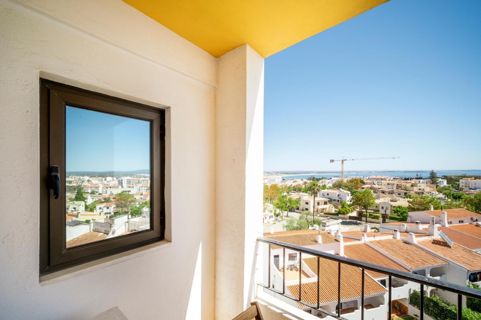 Torre Alta Apartments Lagos Exterior photo